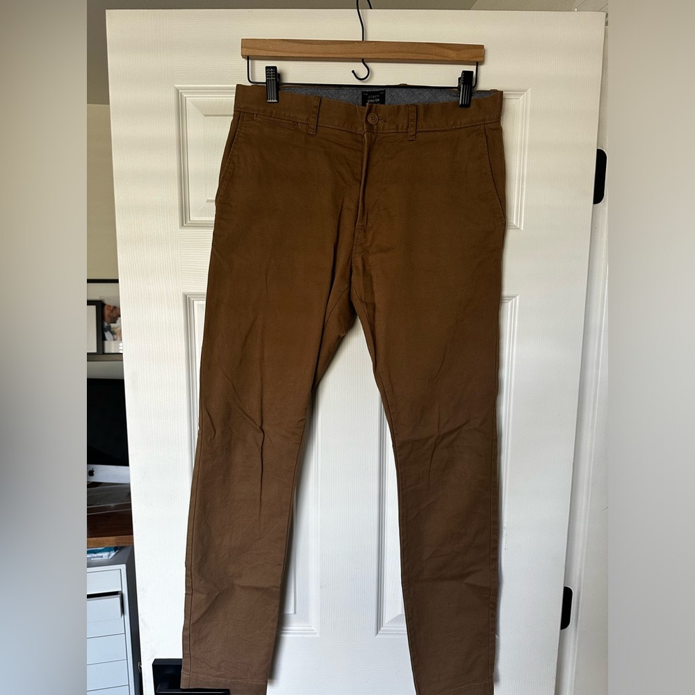 Lightly worn J.Crew Men’s chino 30x32